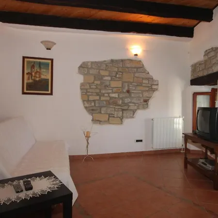 招待所 And With Wifi Oprtalj, Central Istria - Sredisnja Istra - 7081